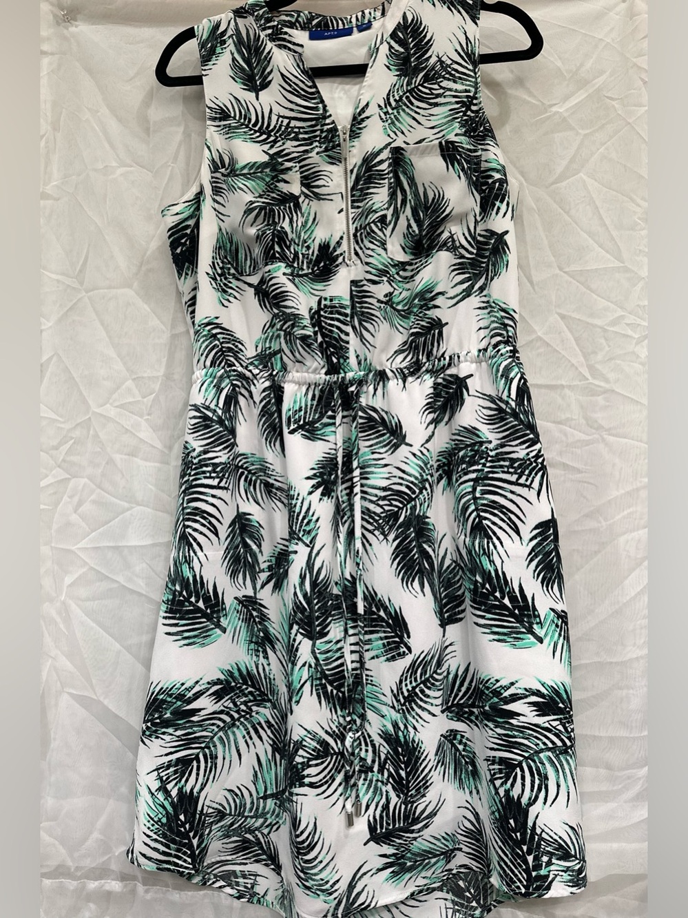 Apt. 9 Sleeveless Dress White w/Black & Mint Palm Leaf Print & Zipper V-neck